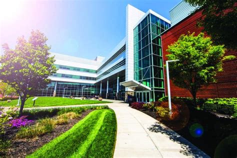 Cincinnati state - The highest degree offered at Cincinnati State Technical and Community College is an associate degree. The school has an open admissions policy and offers credit for life experiences. The in-state ...